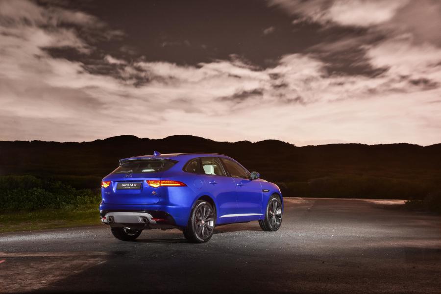  Jaguar F-Pace S 35t AWD 2016 года  (ZA) (фото 23 из 27)